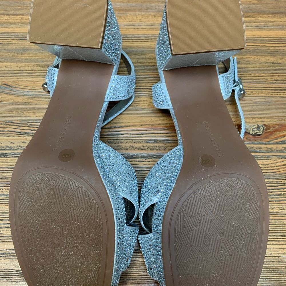Kelly & Katie Silver Glitter Sandals NWOT - Picture 10 of 16